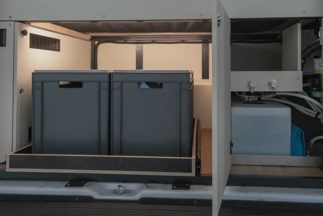 Garage mit Schwerlastauszug im Camper