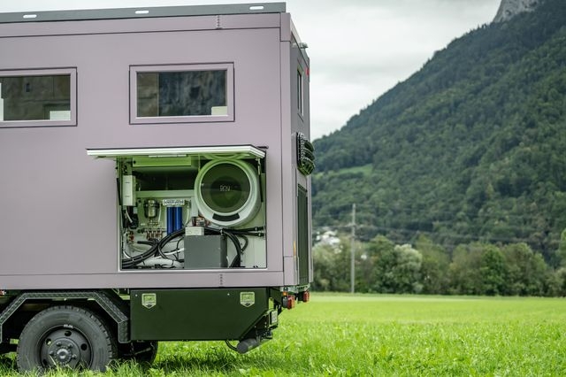 Iveco Daily 4x4 Fahrzeug für Langzeitreisen inkl. TinyWash Waschmaschine und Filtersystem für sauberes Trinkwasser