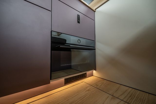 Backofen von HUG im Iveco Daily 4x4 Expeditionsmobil