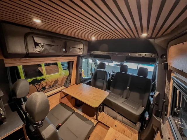Drehbare Sitze im Mercedes Sprinter 4x4